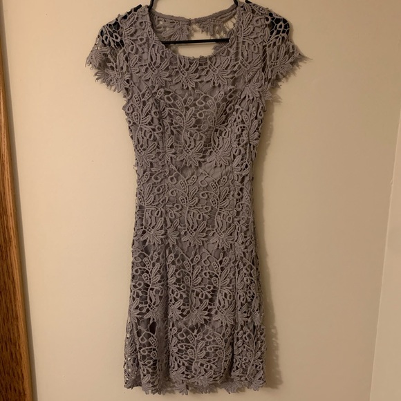 Lulus Lace Backless Dress Flattering Size Small - Picture 3 of 7